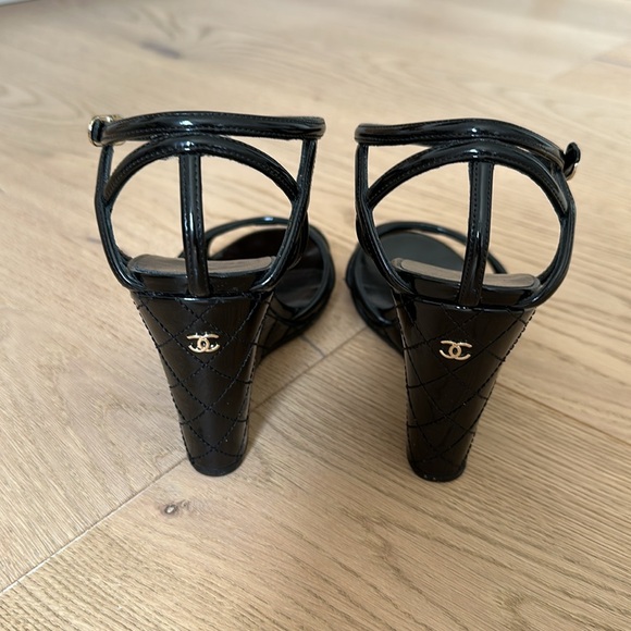 Chanel Patent Leather Peep Toe Wedge Sandals size 38.5 with Dust Bag - Picture 6 of 12